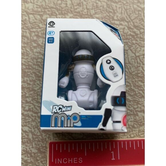 Mini Brands WowWee Robot Toy Zuru RC Mini MiP #32-5 Surprise Series 2 - Picture 1 of 4